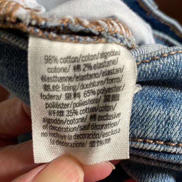 Pink distressed high rise jean shorts. Fringe btm pockets show through Sz 8 - Picture 7 of 8